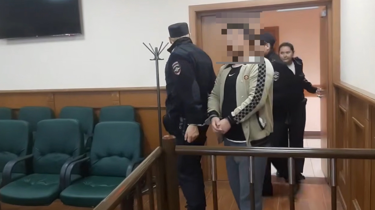 Суд Петербурга отправил в СИЗО поджигателя релейного шкафа