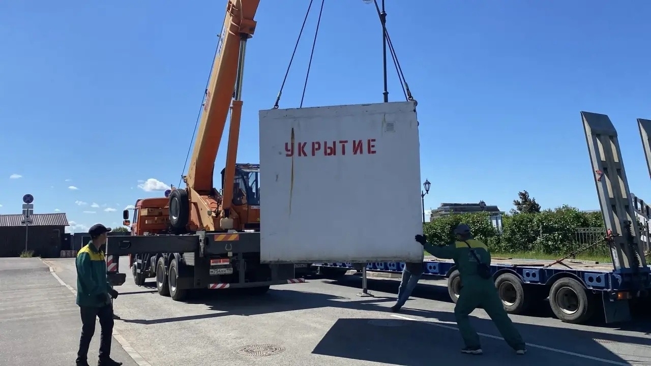 Жители Кронштадтского района смогут спастись от БПЛА в бетонных укрытиях