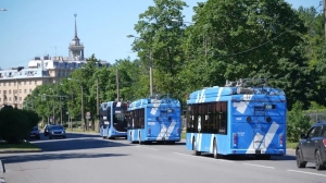 Петербуржцы почтили память героев ВОВ после конкурса «Лучший водитель троллейбуса»