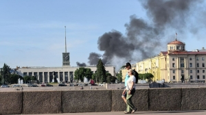 Петербуржцев насторожил зловещий черный дым над Финляндским вокзалом
