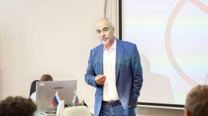Денис Минкин провел честную беседу без прикрас с петербургскими школьниками в Политехе