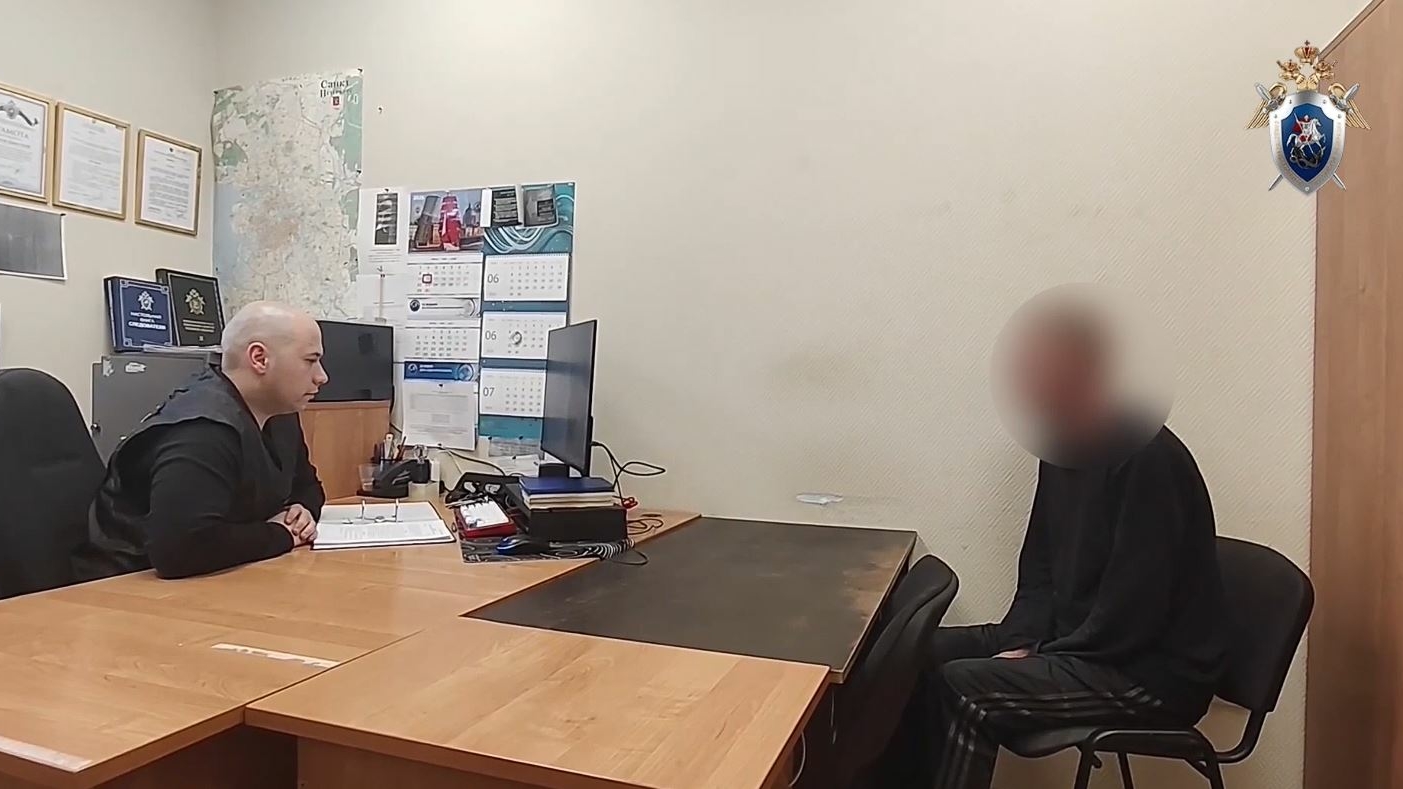Петербуржец пришел в гости и сто раз воткнул нож в приятеля во время застолья