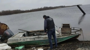 Моторная лодка утащила на дно 34-летнего мужчину, а трое его товарищей бесследно исчезли на Ямале