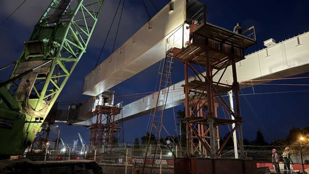 В Петербурге смонтировали пролеты развязки магистрали М-32 на высоте 8,5 метров