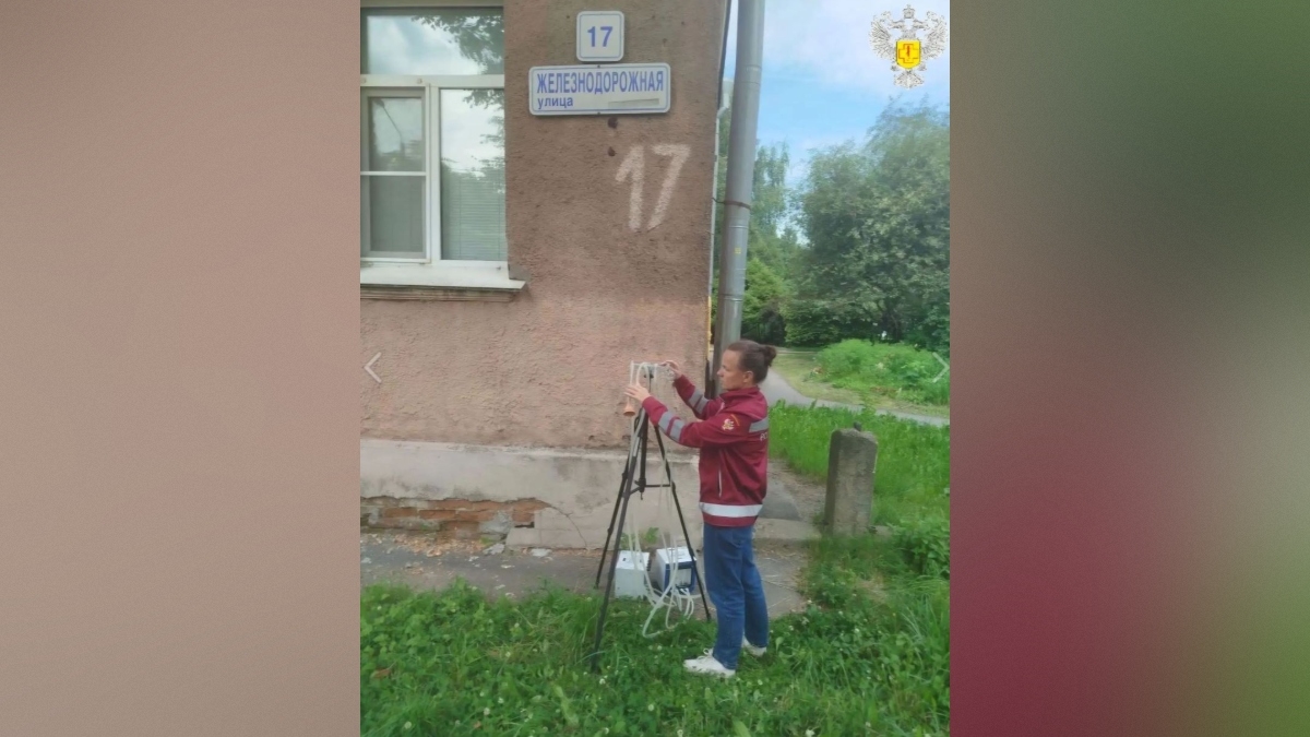Роспотребнадзор проверил воздух в Металлострое после сгоревшего ангара