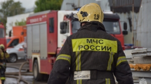 Больше 100 спасателей локализовали пожар на Софийской овощебазе
