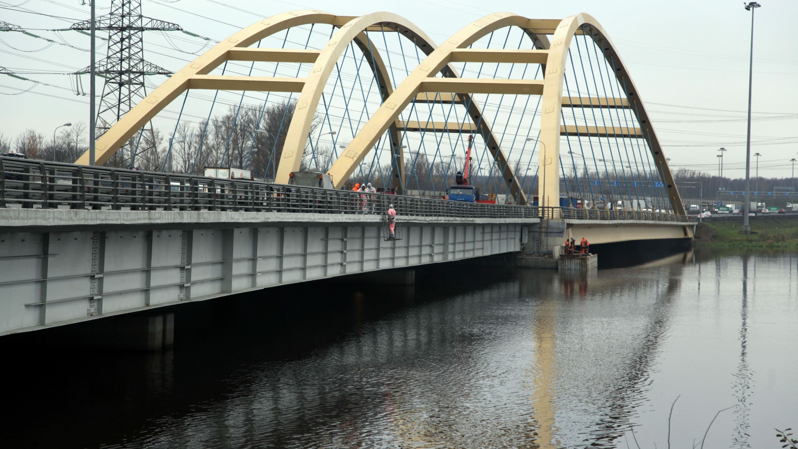 На Беляевском мосту завершили ремонт шва. Движение по КАД восстановлено раньше срока