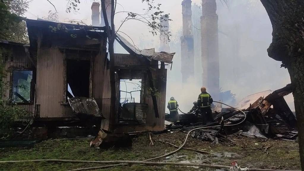 Есть шанс на новую жизнь: в КГИОП рассказали о возможном будущем сгоревшего дотла дома Ропса