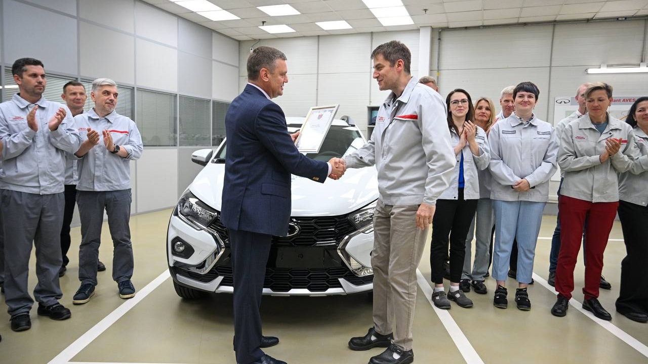 Выпускающему LADA Iskra петербургскому автозаводу исполнилось 20 лет