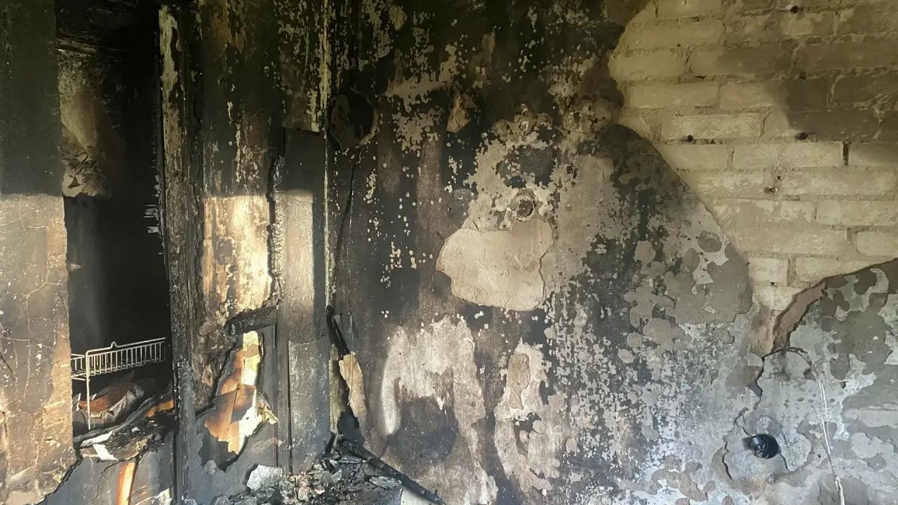 Пожар в Тихвине унес две жизни — возбуждено уголовное дело