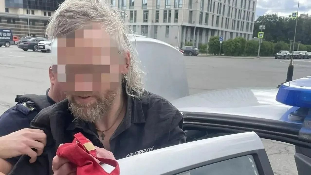Пристававшего к детям безработного мужчину схватили в Петербурге