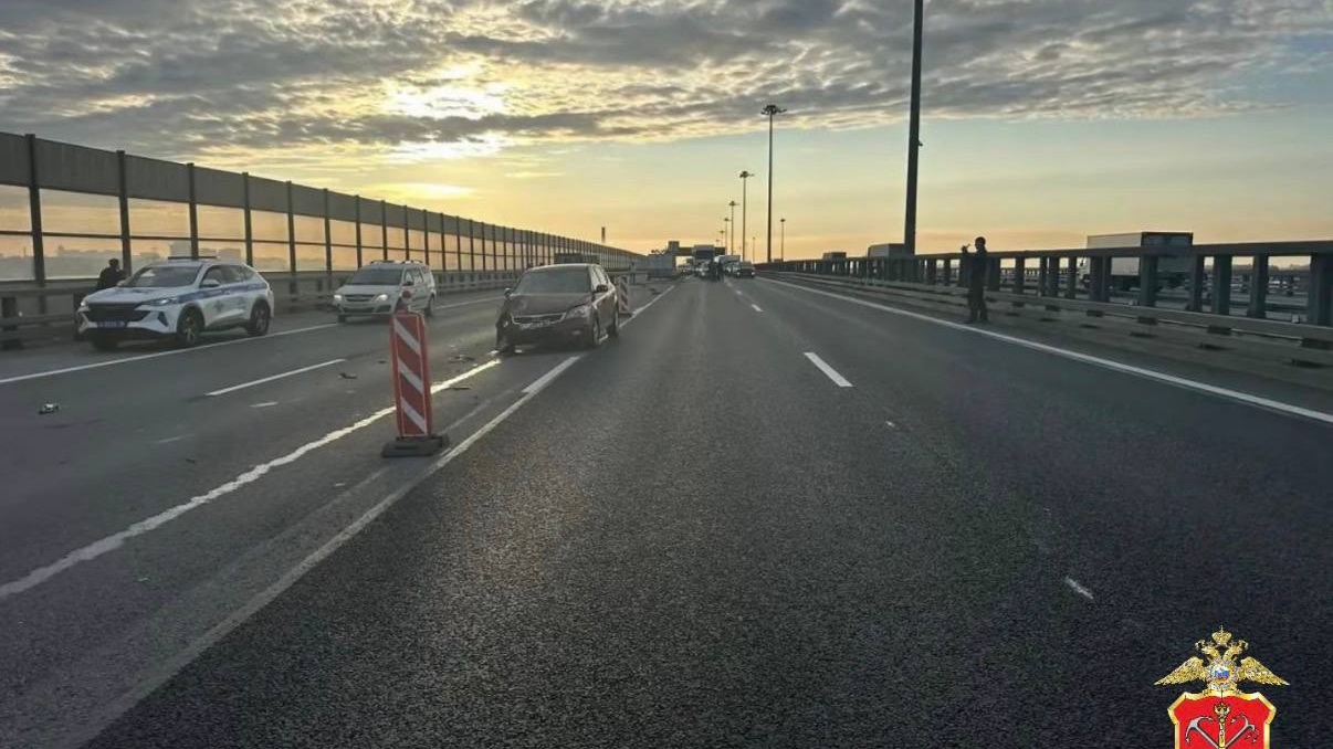 KIA Ceed насмерть сбил дорожного рабочего на КАД в Петербурге