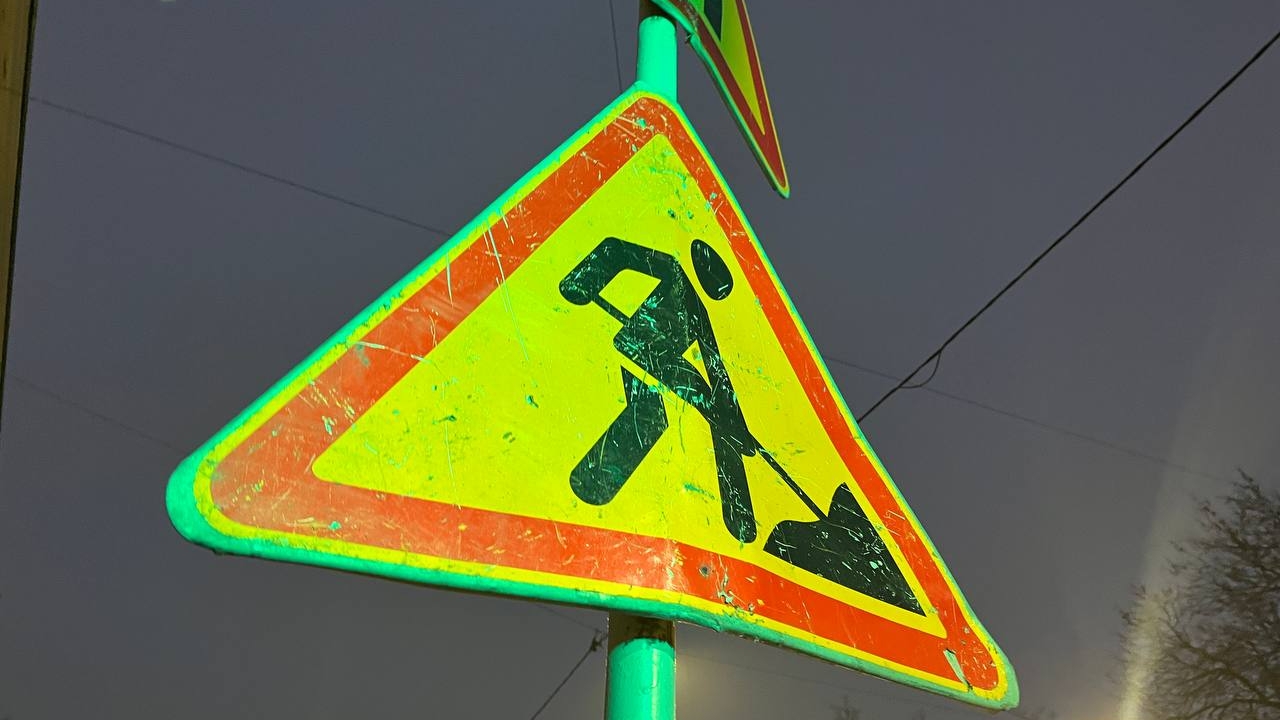 Дорожника спасают в реанимации после ДТП на «Сортавале» из-за лопнувшего колеса