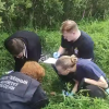 СК возбудил уголовку и показал видео с места убийства 12-летней девочки из Ленобласти