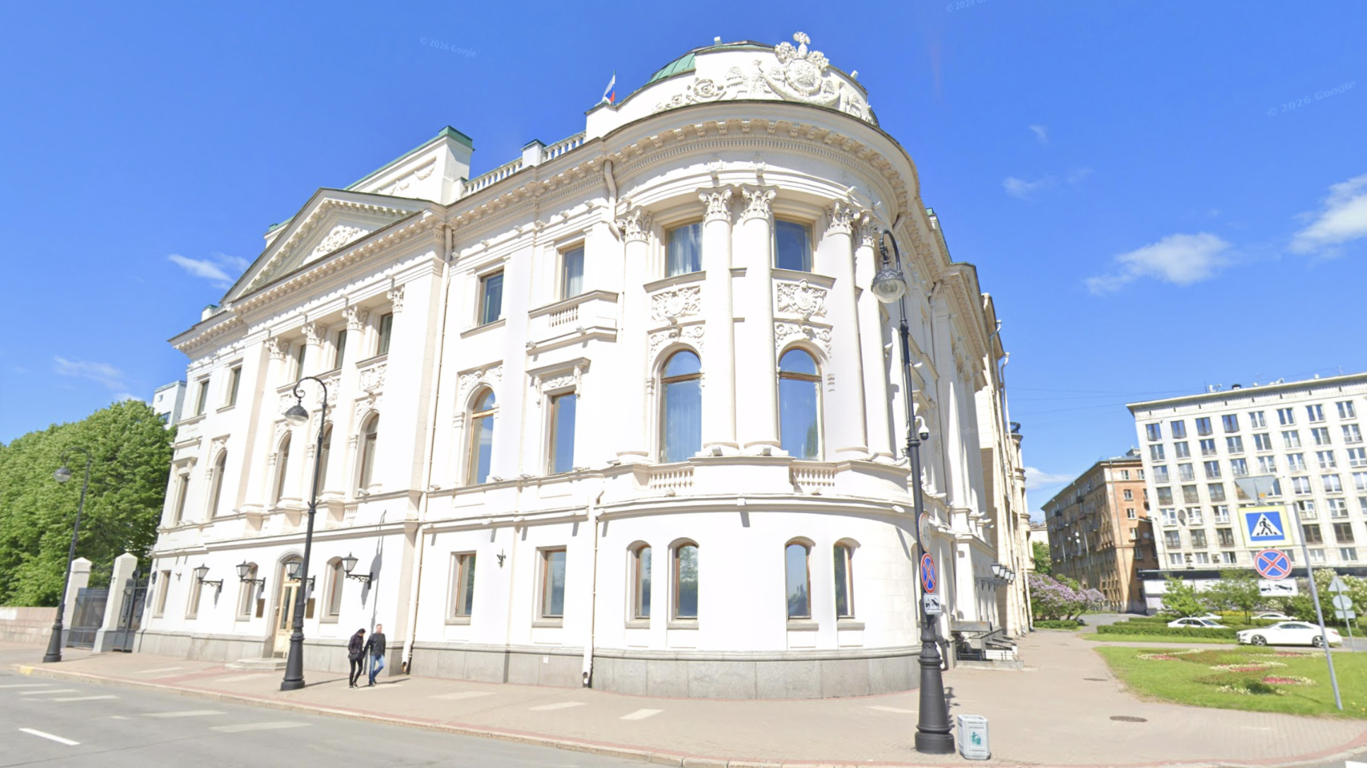 В Петербурге арестовали паркурщика за прыжок на резиденцию полномочного представителя президента РФ