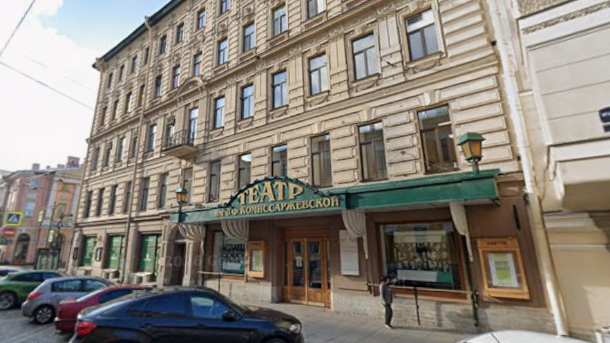 В театре Комиссаржевской в Петербурге загорелась сцена. Пожар с номером 2БИС потушен спустя час