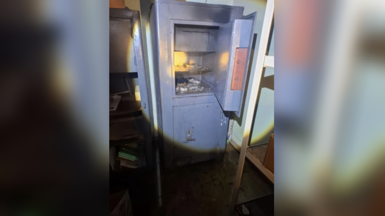 Сотрудница обокрала почту в Кингисеппе на 470 тысяч рублей, отвлекая полицию пожаром