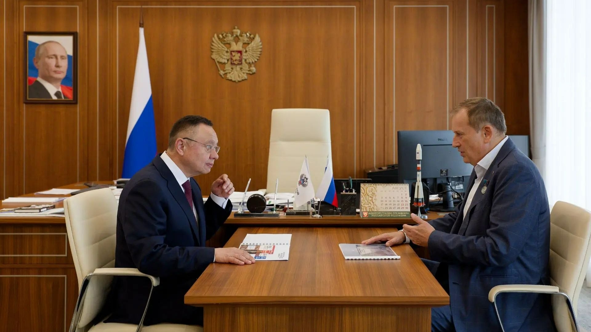 Александр Дрозденко обсудил строительство в Ленобласти с главой Минстроя РФ