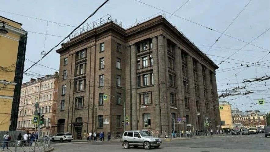 КГИОП признал здание на Комсомола в Петербурге региональным памятником