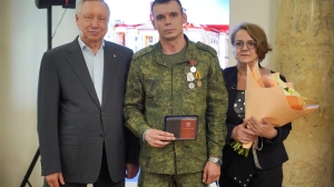 Бесплатные детсады, поддержка студенческих семей, ипотека для многодетных и десятки мер для ветеранов — как работают законы, принятые петербургским парламентом