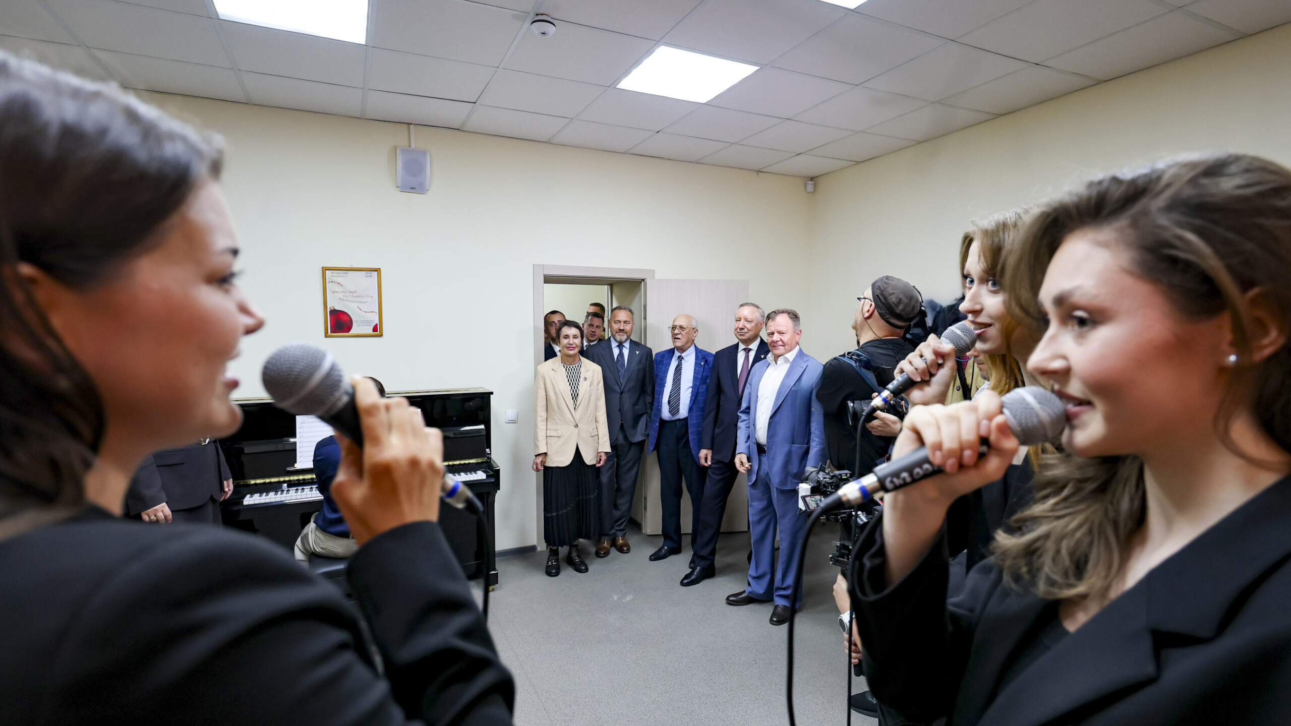 Александр Беглов и Александр Бельский открыли новый корпус училища Мусоргского для джазового отдела