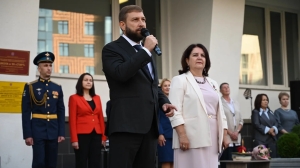 Ваньчков поздравил учащихся и педагогов школы № 99 с началом учебного года